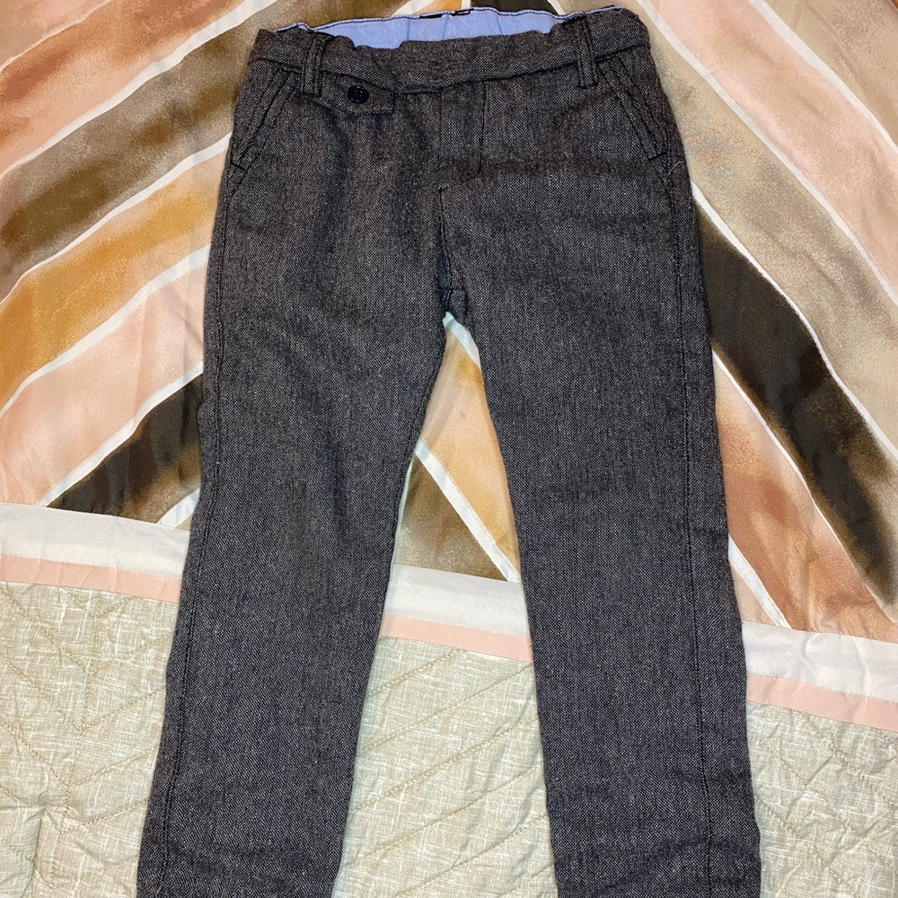Suit - Picture 2 of 6